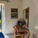 Relais Raffaele By Emilia Bed & Breakfast 3*