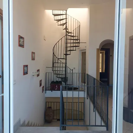 Relais Raffaele By Emilia * איסקיה