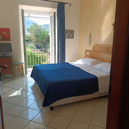 Relais Raffaele By Emilia Bed and breakfast Isquia