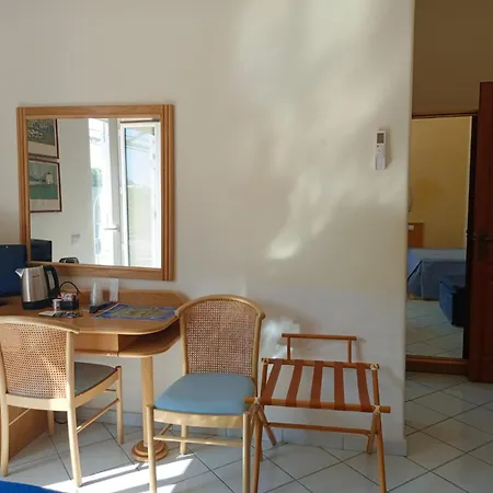 Relais Raffaele By Emilia Alojamento de Acomodação e Pequeno-almoço *
